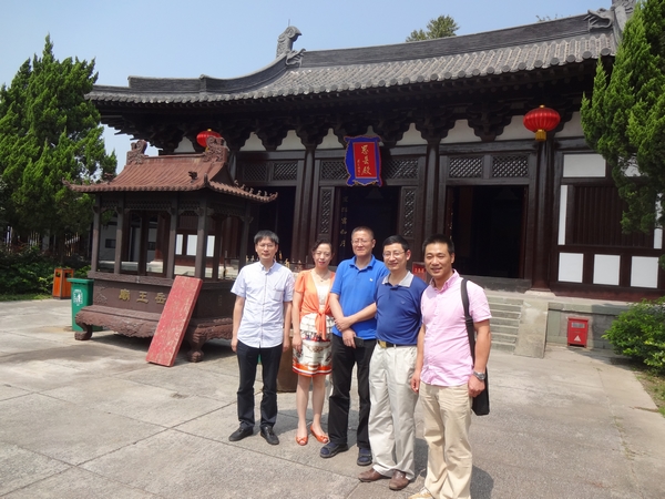 常州民建综合1-5支部主委瞻仰靖江刘国钧故居